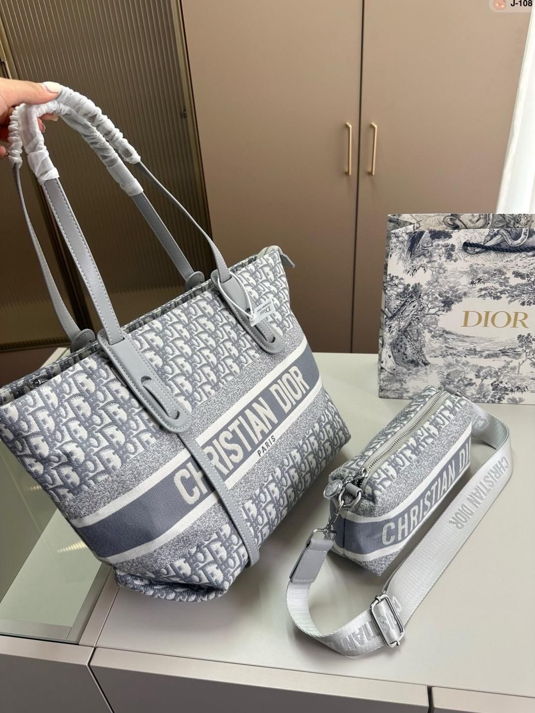 【安心の国内配送☆】Dior Walk in Dior ハンドバッグ 安全】ディオール 偽物 D-Vibeボウリングバッグミディアム