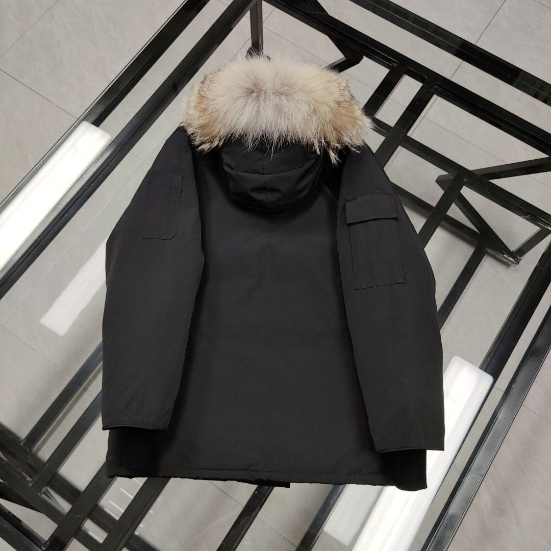 ほぼ未使用✨　カナダグース　ダウンジャケット　ブラック　M メンズ カナダグース/Black Label CANADA GOOSE カナダグース ブラック