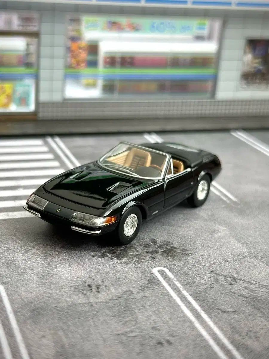 F1ミニカー フェラーリF14-T ライコネン s-l400.jpg