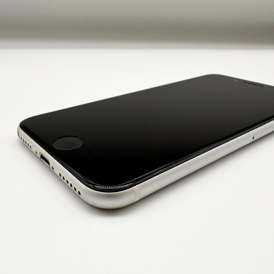 美品 SIMフリー iPhoneSE 第2世代 64GB ホワイト 判定 ○ SE2 送料無料 第