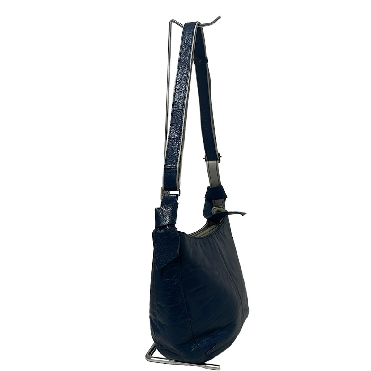 ♥試着新品♥　イビザ　ショルダーバッグ　ネイビーカラー ♥試着新品♥ イビザ ショルダーバッグ ネイビーカラー - メルカリ