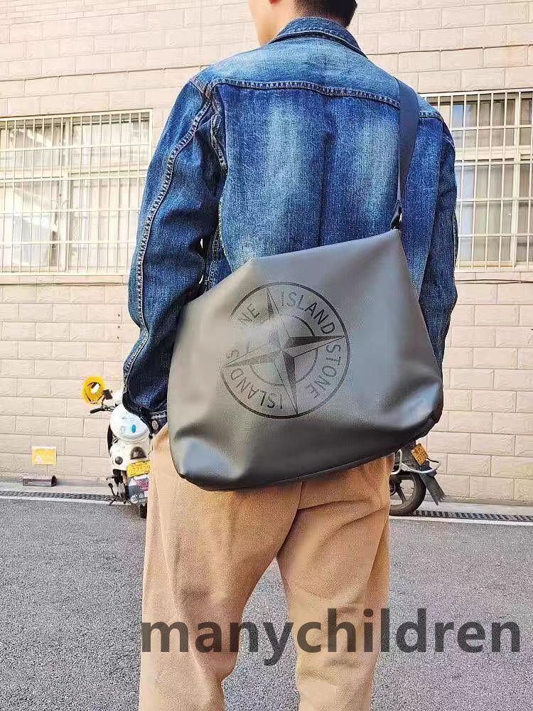 新品STONE ISLAND ストーンアイランド斜めかけバッグ郵便バッグ