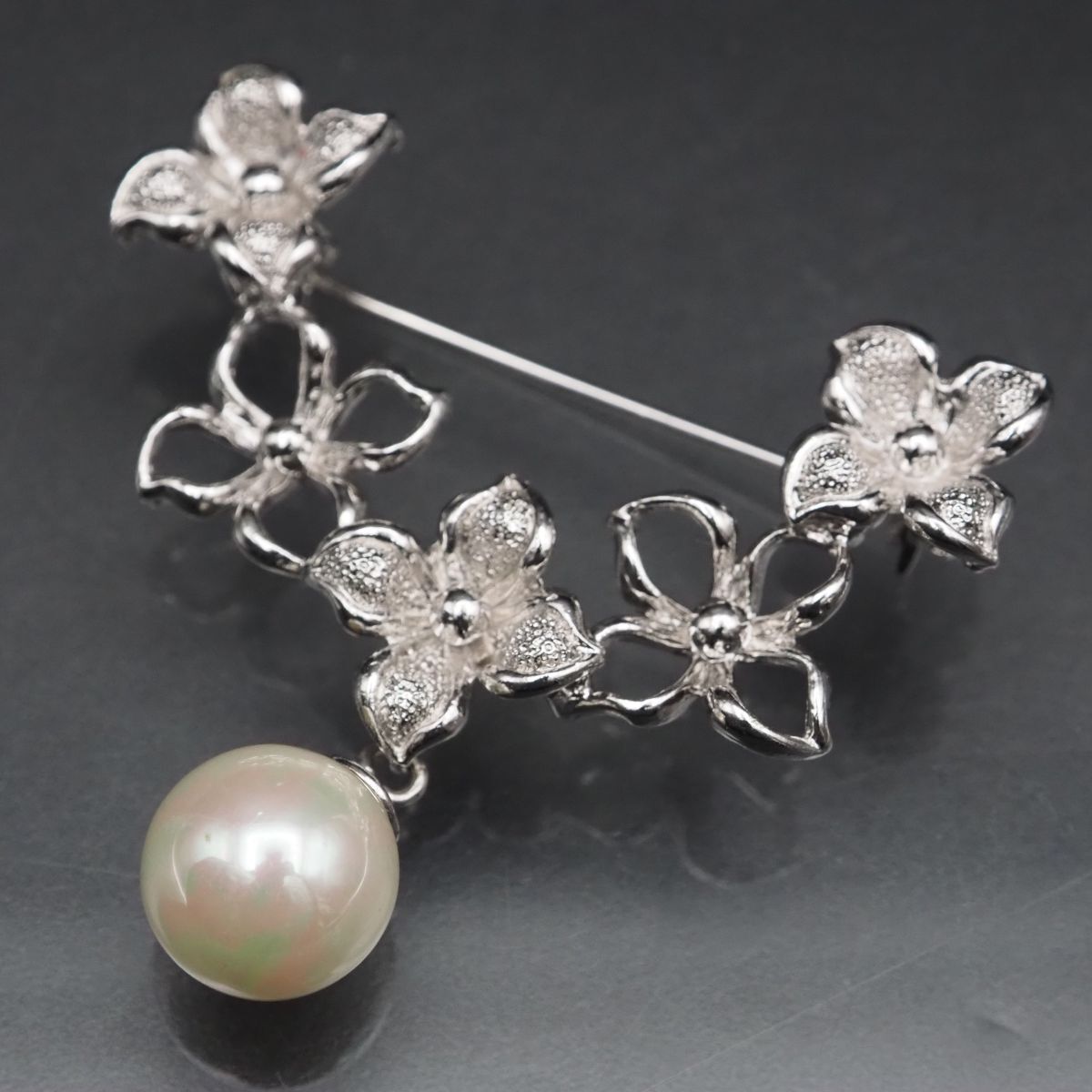F498 フェイクパール SILVER刻印 ブローチ フラワー デザイン シルバー