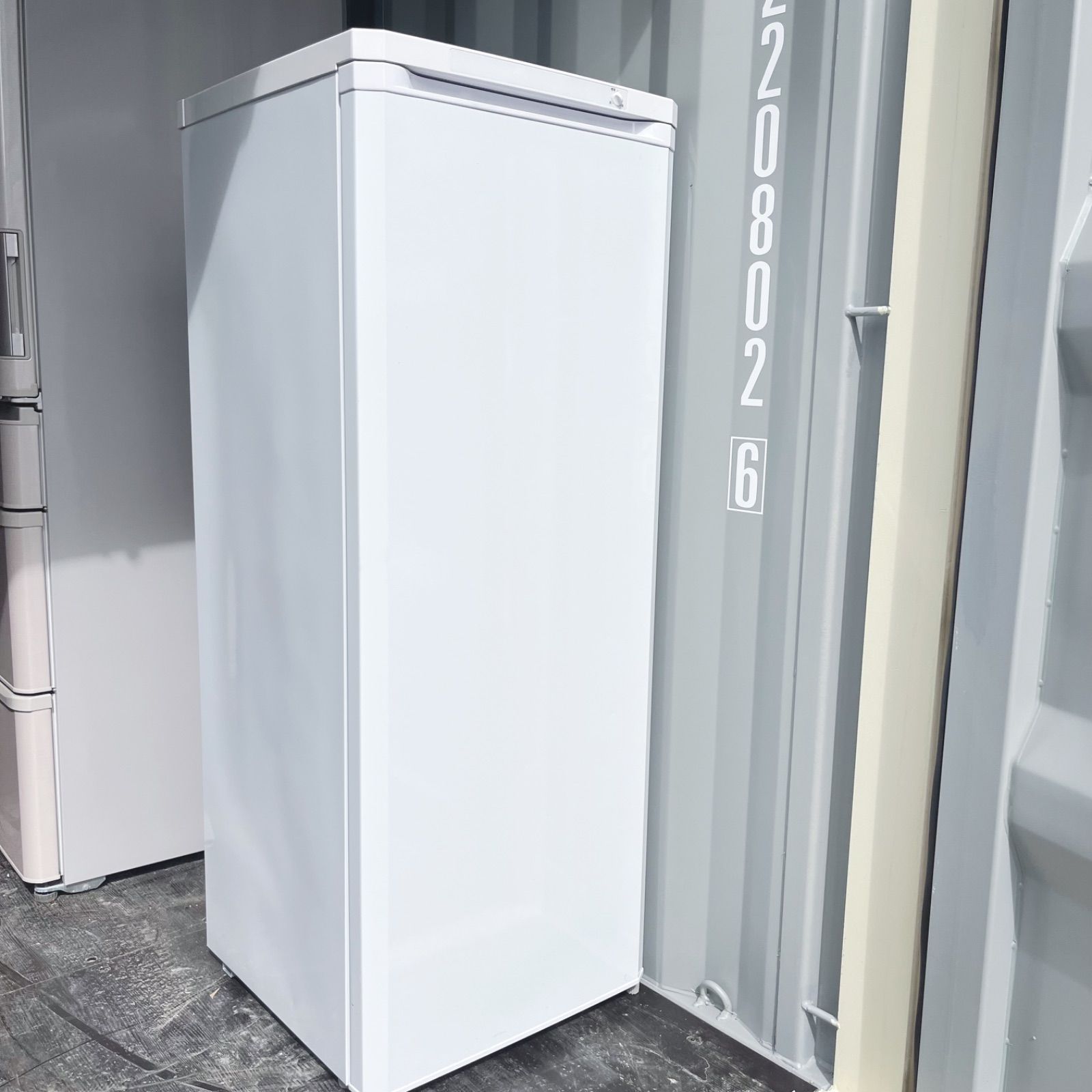 137 アイリスオーヤマ175L 7段引出し付きシンプルホワイト冷凍庫