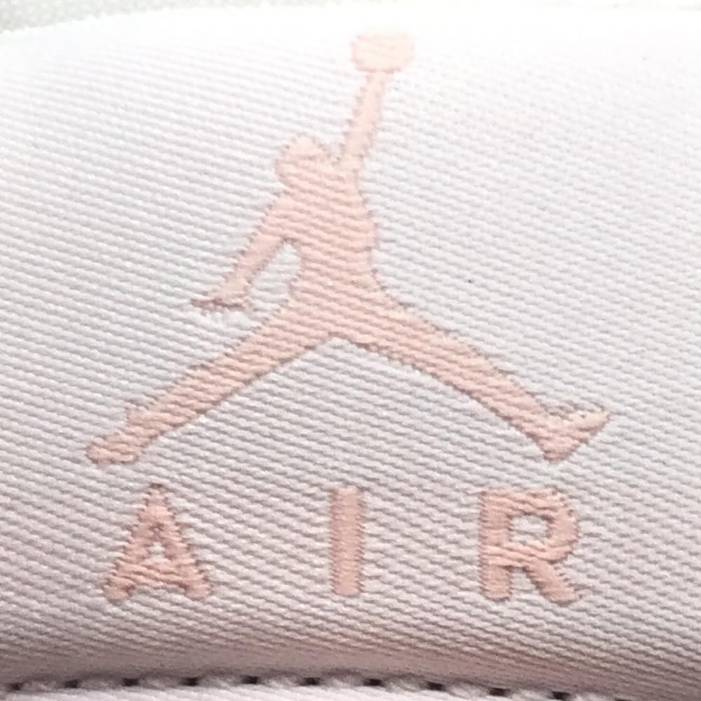AIR JORDAN