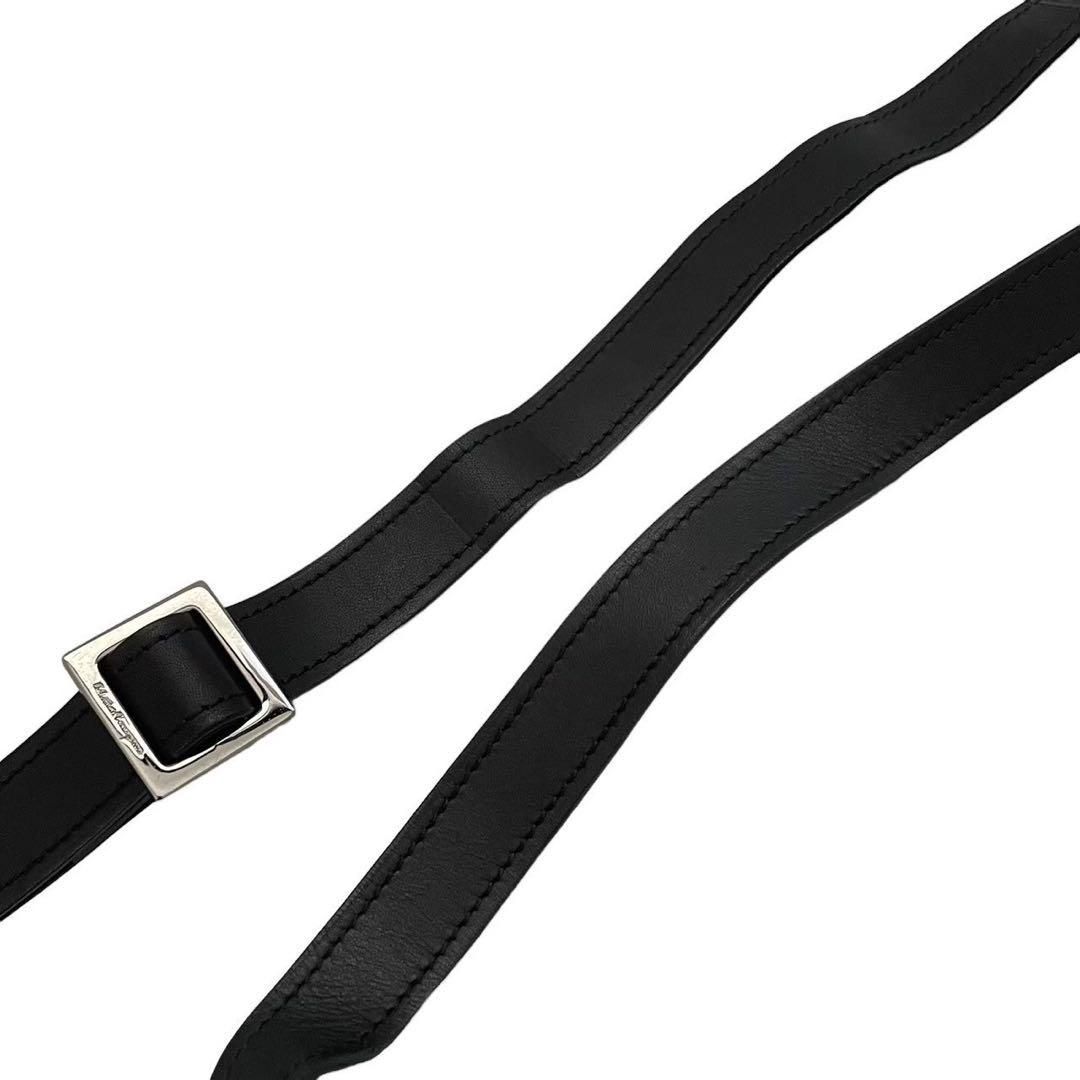 FerragamoフェラガモAU-21 7390 ショルダーバッグ - メルカリ