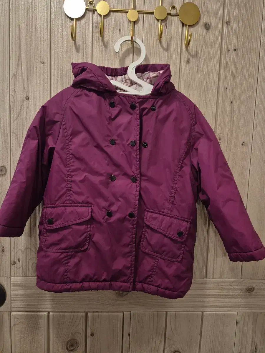 【雷市場（ポンジャン）商品韓国直送】 Burberry Kids(バーバリーキッズ) 正規品 女児 8 税金 防風パッド 軽量