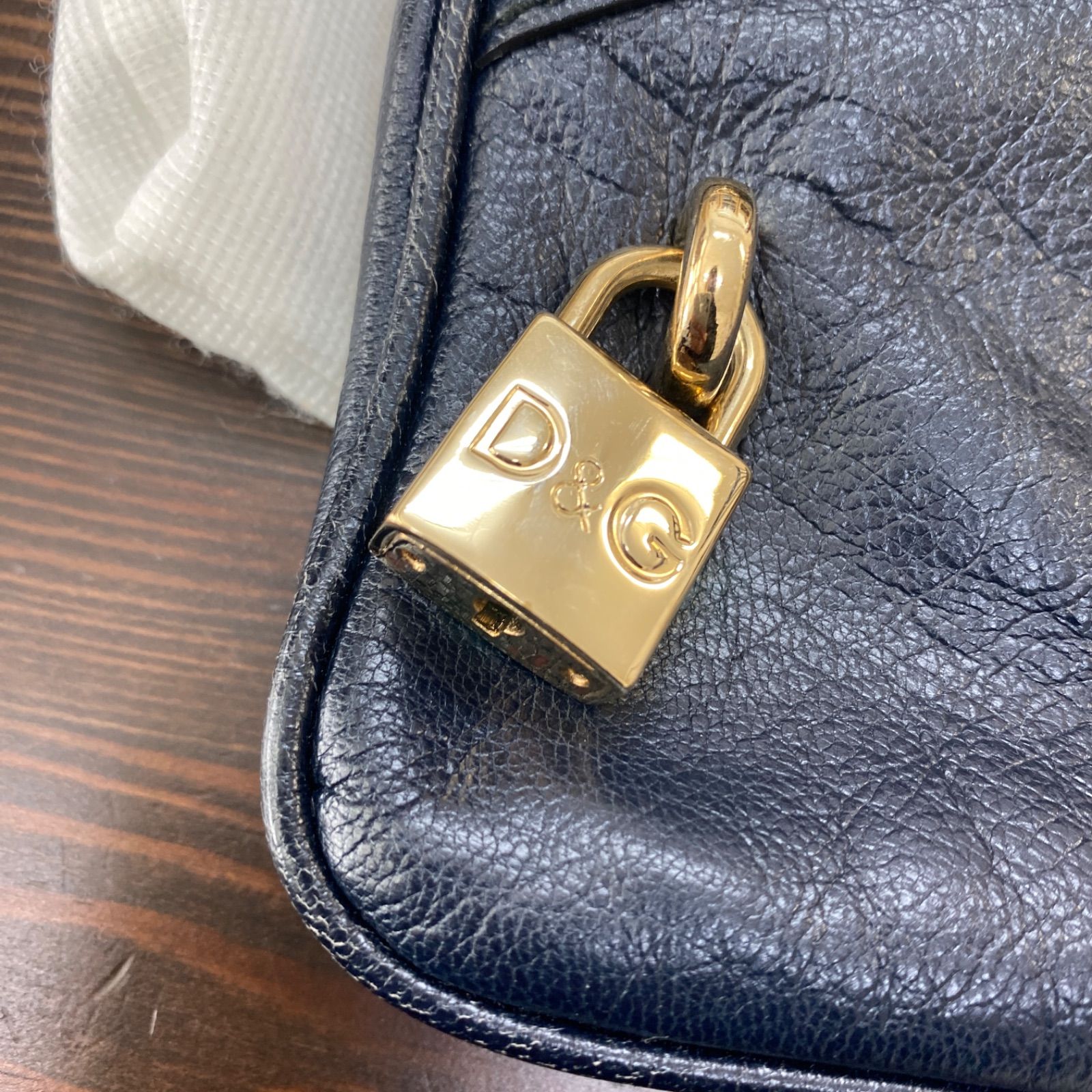 ✨美品✨D&G ドルガバ ショルダーバッグ レザー カデナ付き ネイビー