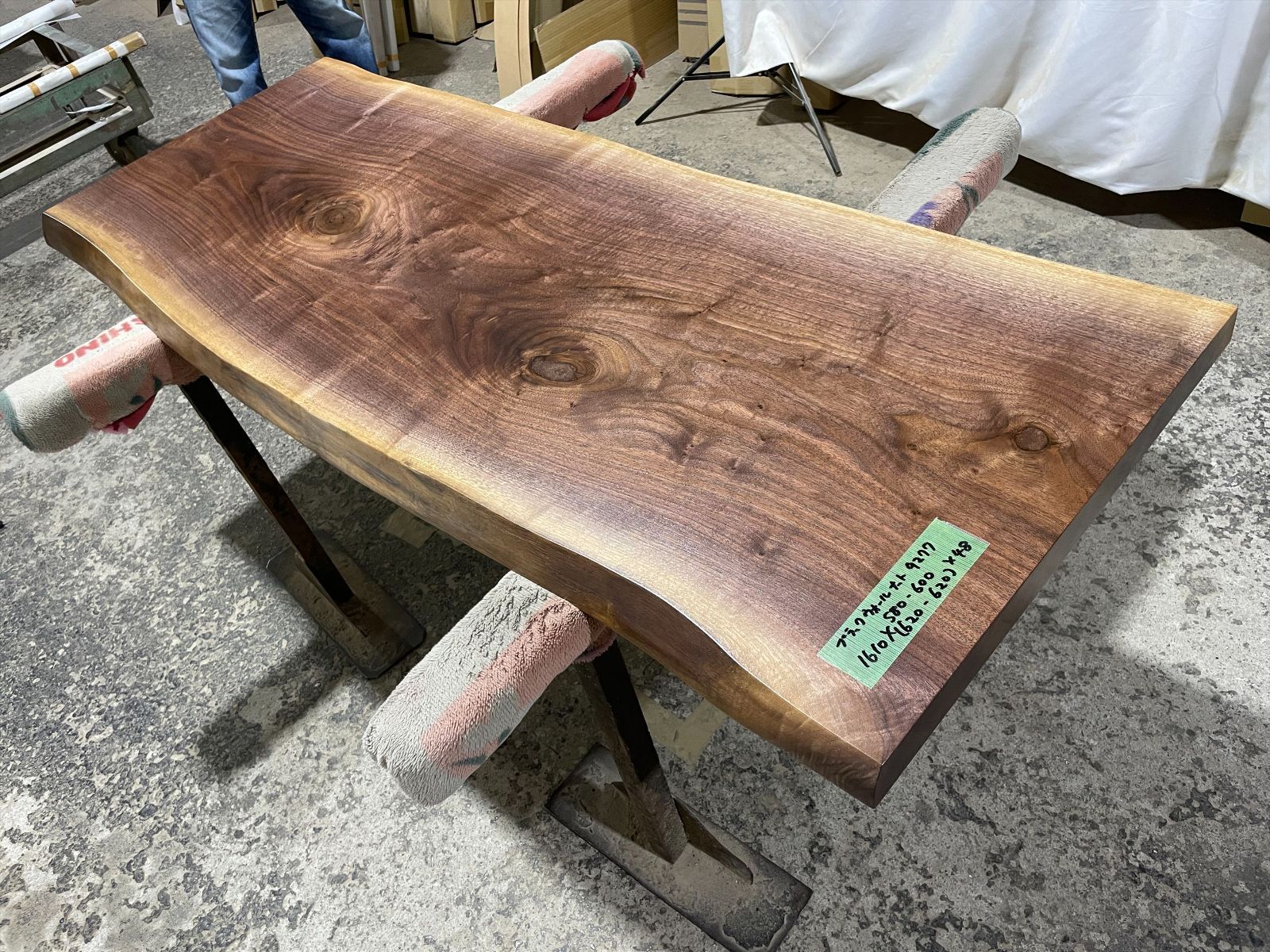 ブラックウォールナット9277 一枚板無垢 乾燥材 1610ｘ580-600ｘ48mm カウンター ローテーブル センターテーブル ダイニングテーブル