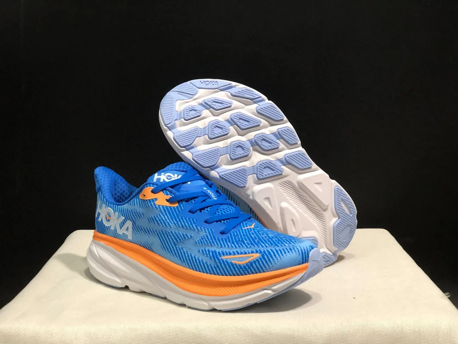 ホカオネオネ CLIFTON 9 ランニングシューズ レディース メンズ HOKA