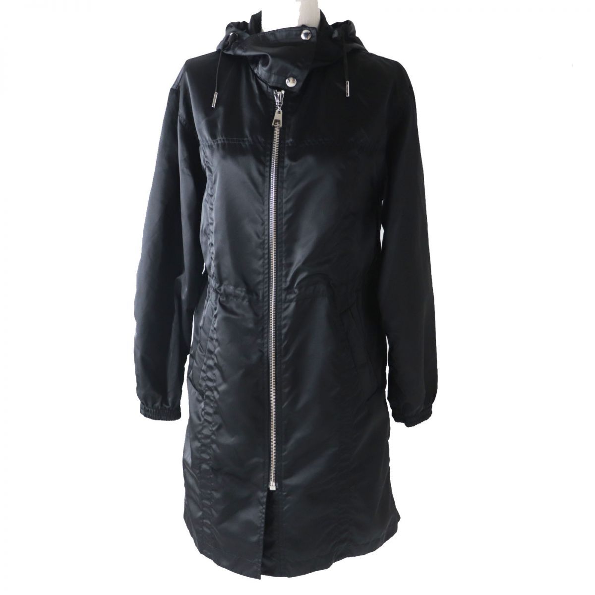 ルイヴィトン  ナイロンブルゾン 36 ブラック　レディース ルイヴィトン ナイロンブルゾン 36 ブラックレディース