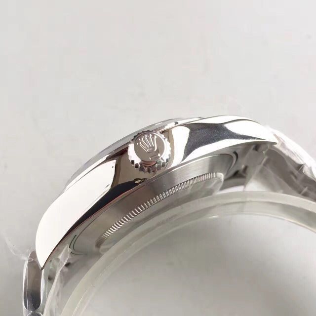 ロレックス箱　Mサイズ　純正品 ロレックスの箱や付属品を歴代から最新まで一挙紹介！ | GINZA