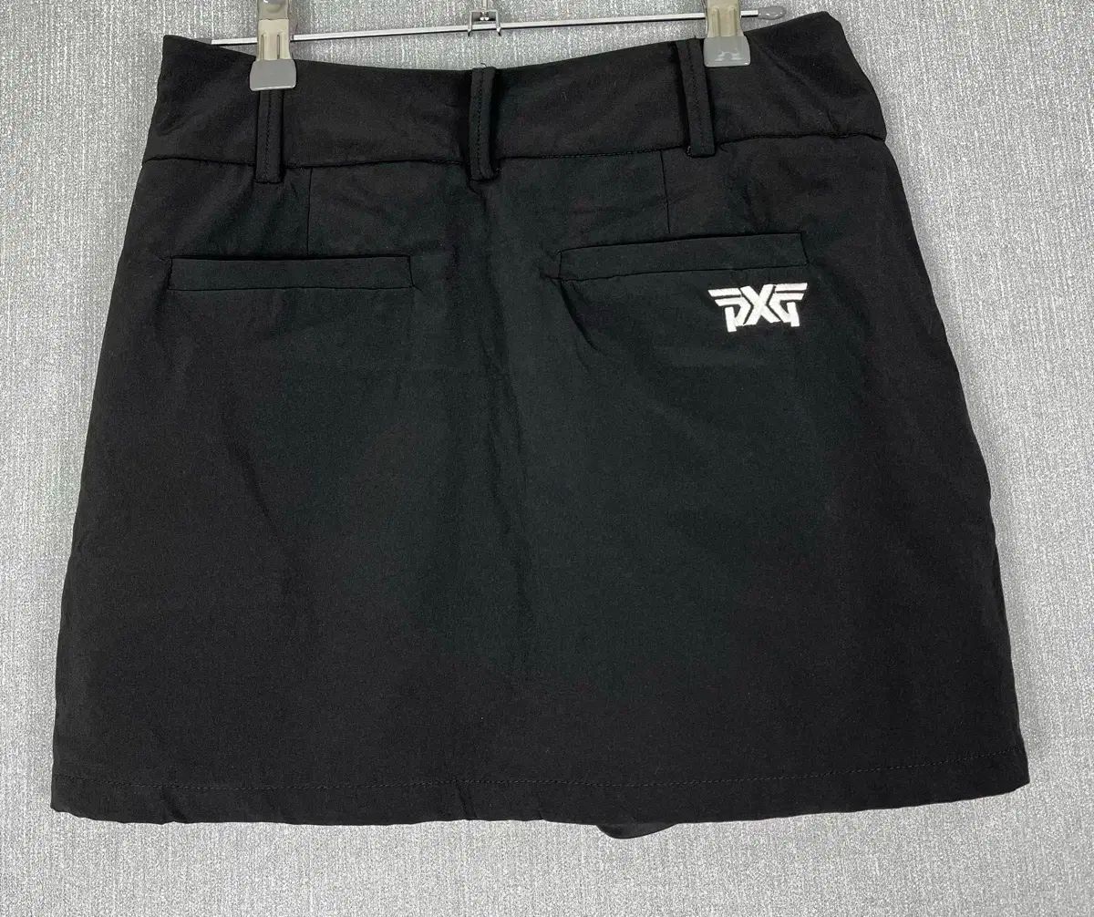 28 ー 29 PXG ブラック ロゴ スカート