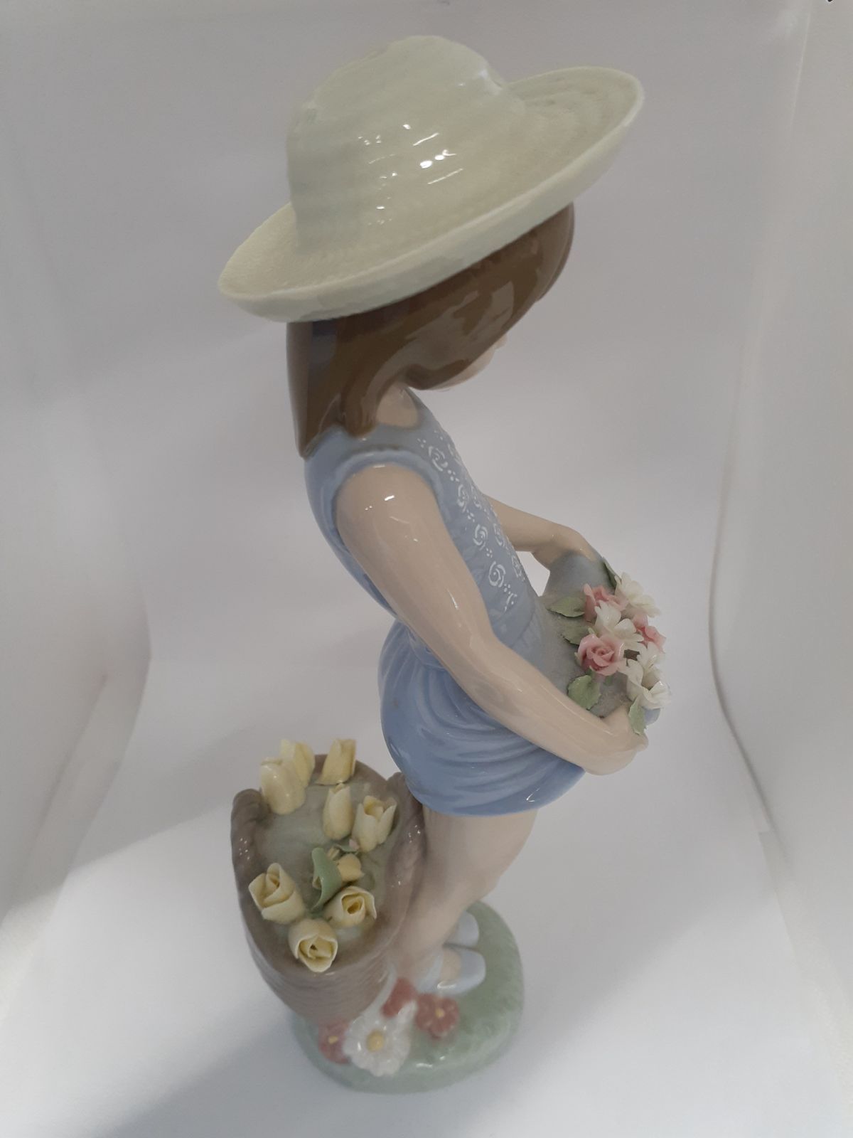 リヤドロ　LLADRO　スカートに花いっぱい GMIO16◯LLADRO / リヤドロ スカートに花いっぱいスペシャル