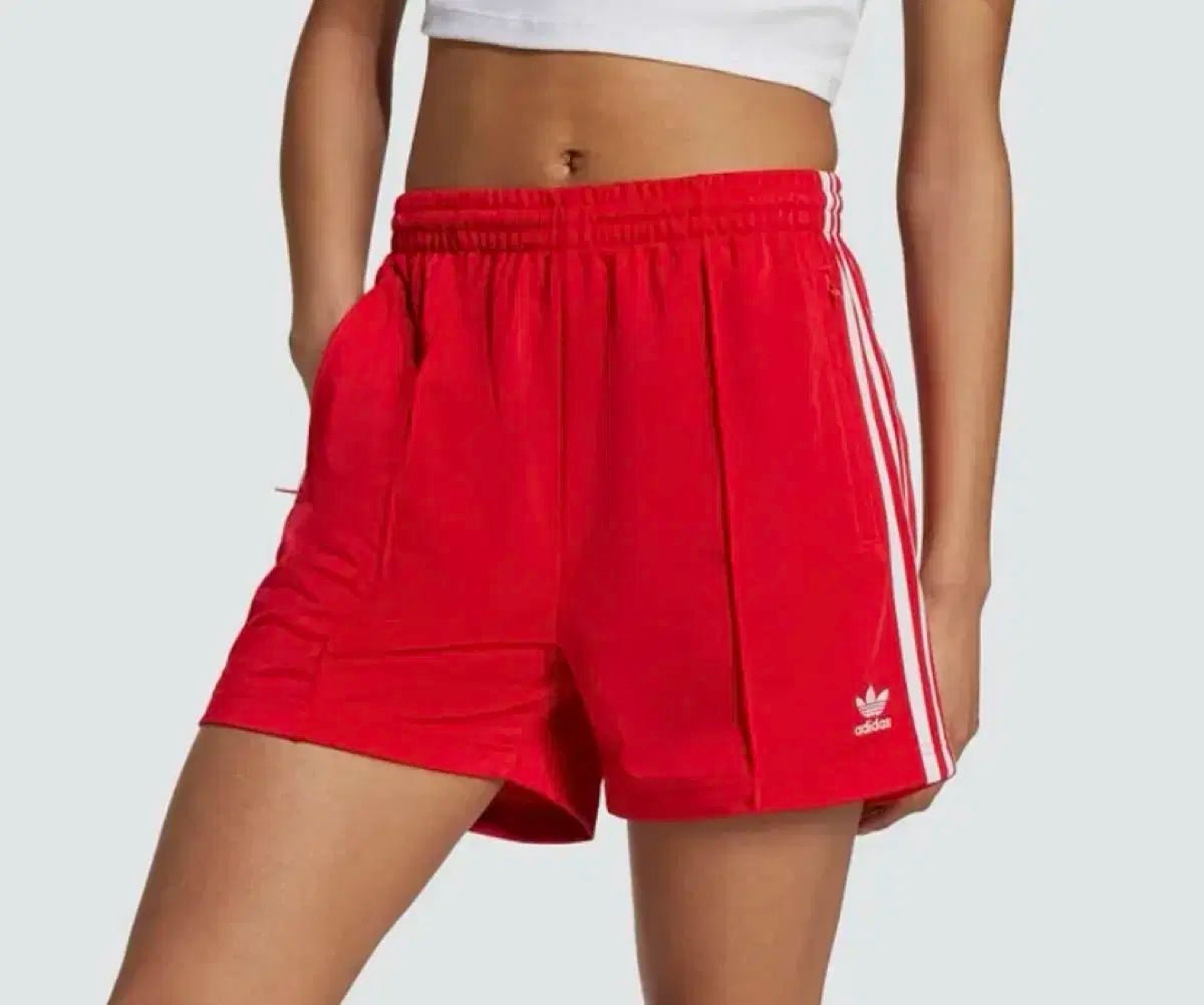 アディダス ファイヤーバード ショートパンツ / レッド IY7207 adidas Firebird Shorts - Red | Free Shipping with adiClub