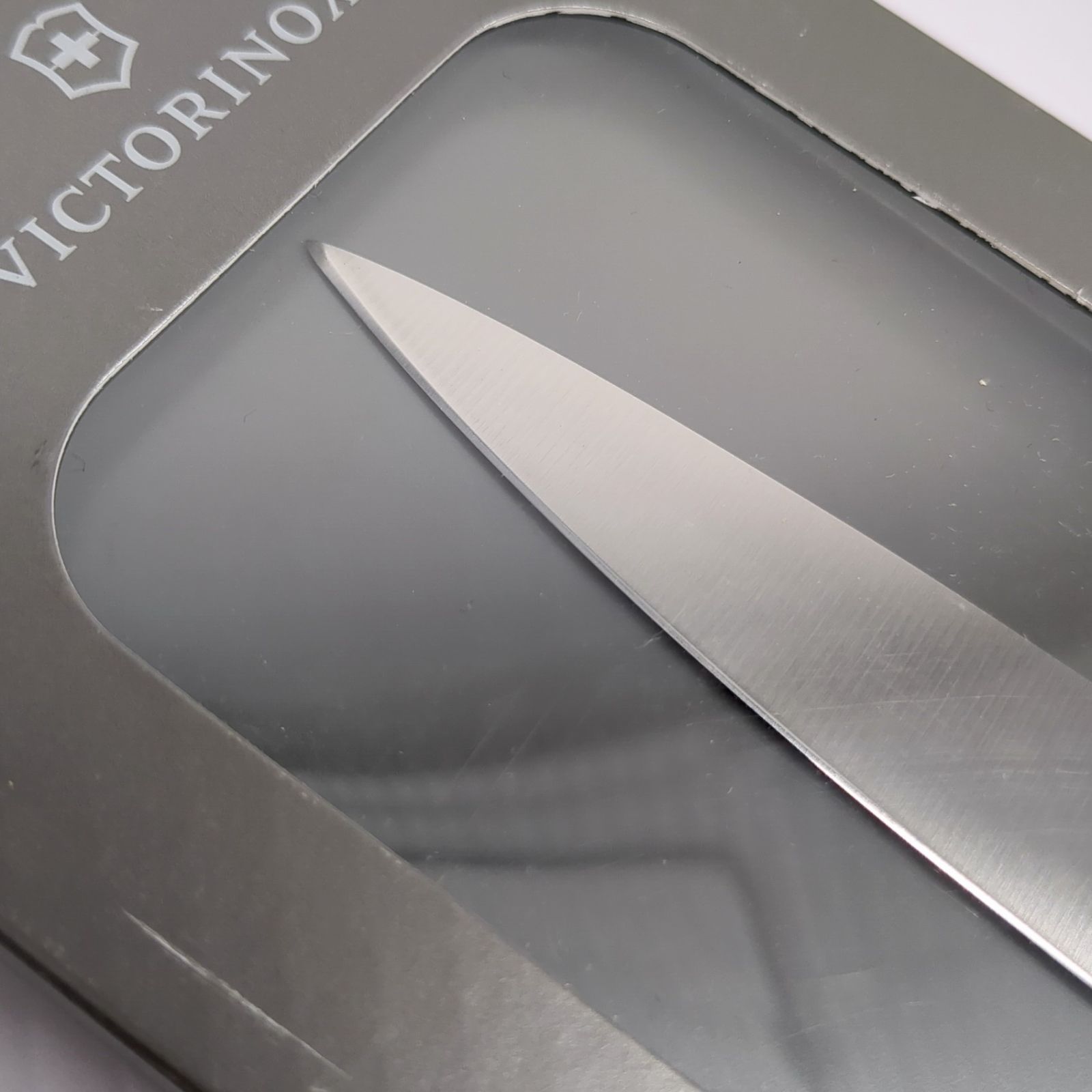 ビクトリノックス グランメートル ユーティリティーナイフ 77203.15G 15cm ビクトリノックス aso 61-6622-28 医療・研究用機 VICTORINOX⁄ビクトリノックス最高級包丁！グランメートル　シェフナイフ20ｃｍ（7.7403.20G）◆家庭用 職人用 プレゼント  スイス製 口金付き 人気 海外 刃物市場 送料無料◆ | 刃物市場