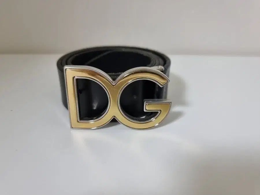 【雷市場（ポンジャン）商品韓国直送】 ドルチェ アン ガッバーナ DG ロゴ ベルト ブラック 80