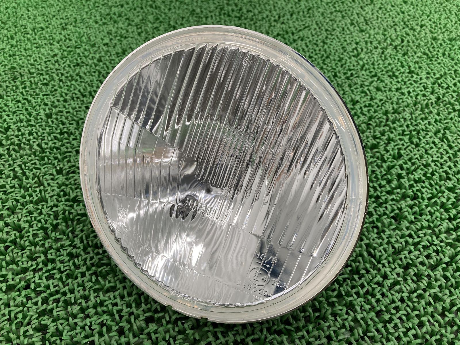 ボンネビル ヘッドライト 0220594 トライアンフ(TRIUMPH) 純正 中古 バイク 部品 トライアンフ 修復素材に 割れ欠け無し 品薄 希少品