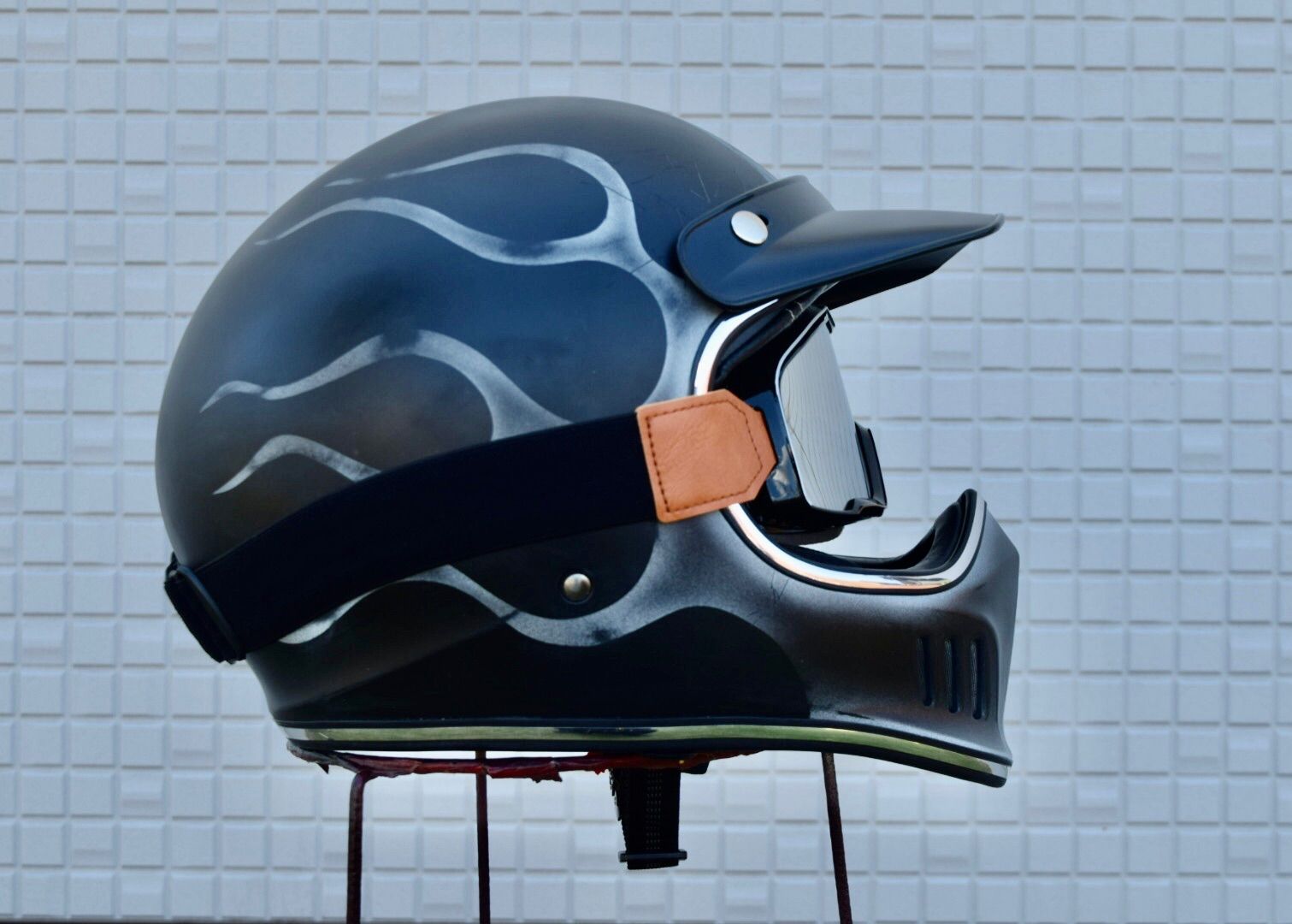 格安人気フルフェイスヘルメットバイクヘルメットアウトドアオートバイ ジェット 軽量 セキュリティ・セーフティ