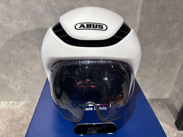 TT