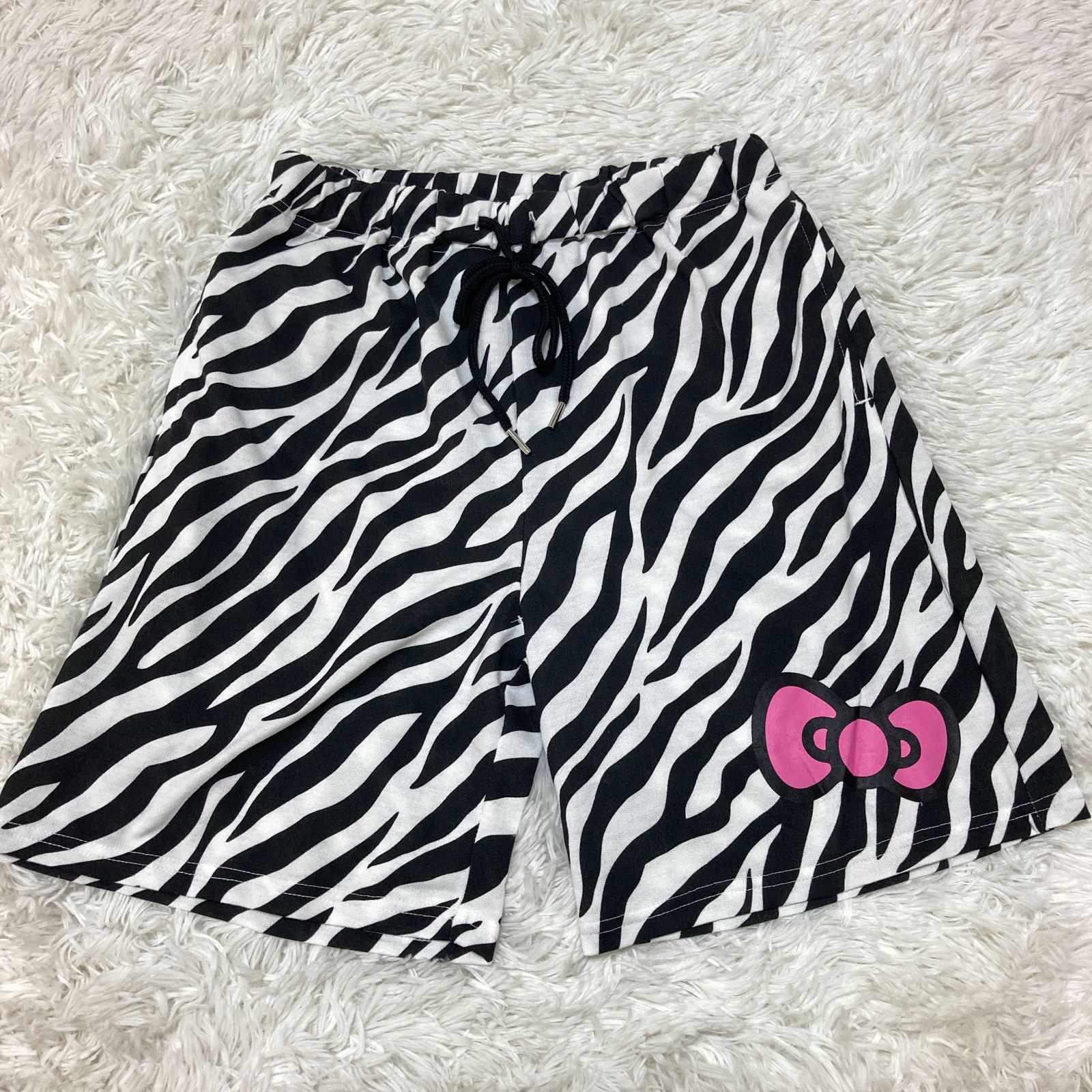 キティ 50周年 ゼブラ柄 ブラック 半袖 上下セットアップ ハンガー付き