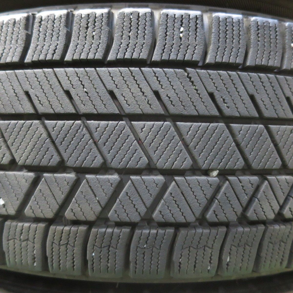 発送日は7です。 キレイ 21年 日産 キューブ 純正 スチール 175 65R15 スタッドレス ブリヂストン ブリザック VRX3 15インチ PCD100 4H 5092606イス 収納しやすい