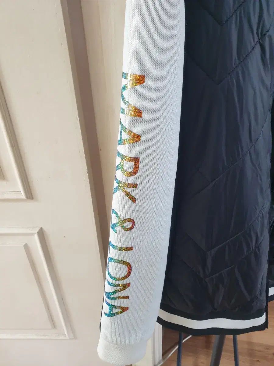 ニットダウンジャケット