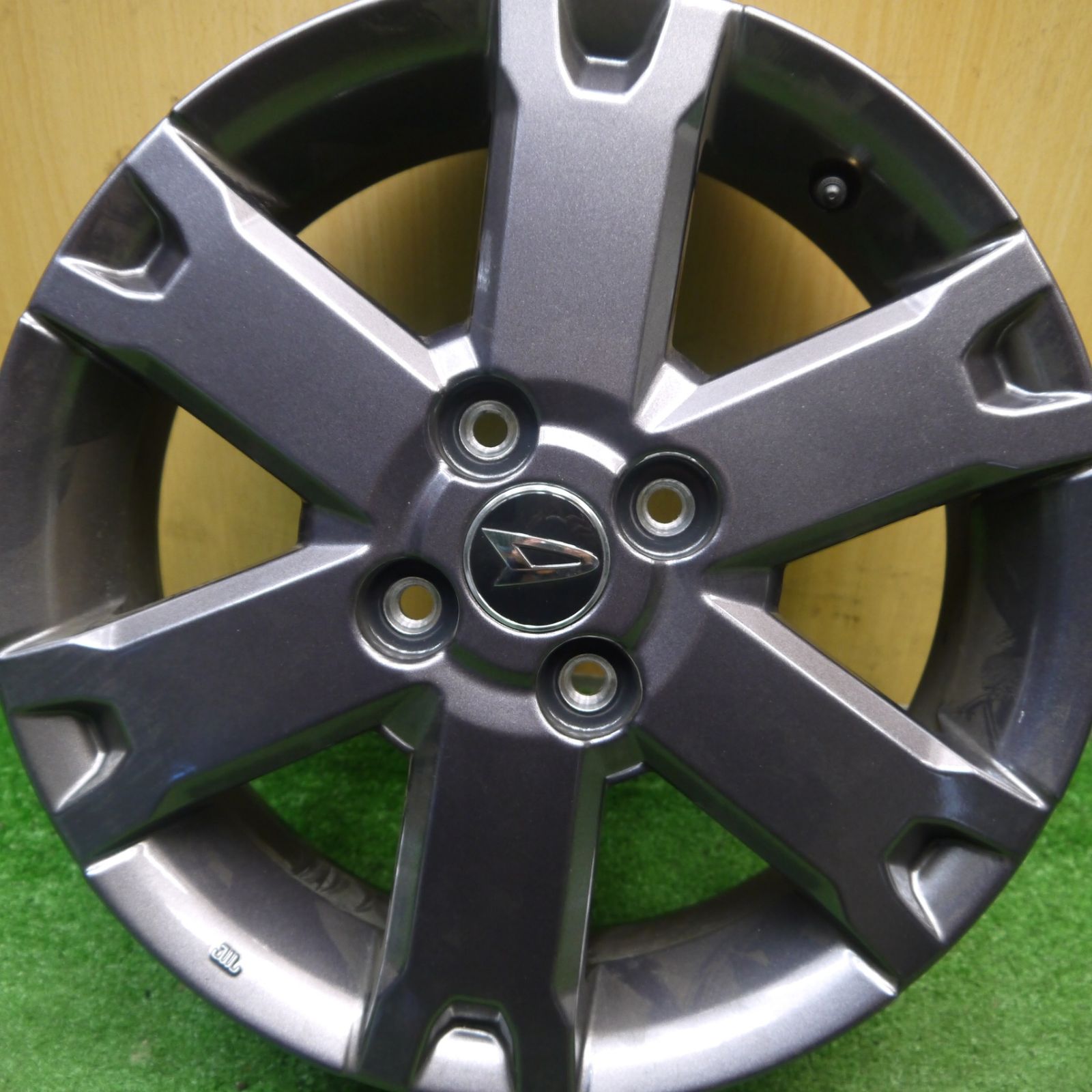 新車外し 1本 ダイハツ タント ファンクロス 純正 ホイール 15インチ 15×4.5J PCD100|4H 5061604Hホ