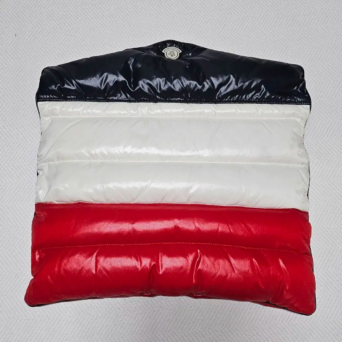 MONCLER モンクレール BUSTA PIUMINO クラッチバッグ 68950 ナイロン