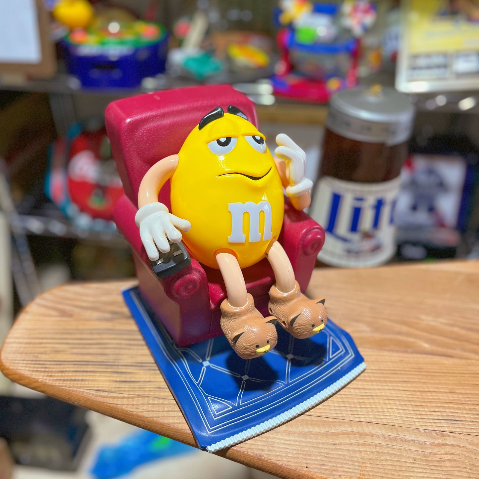 M&M's ディスペンサー　ソファ型お菓子入れ 受注生産品】 M&M´s ディスペンサー ソファ型お菓子入れ