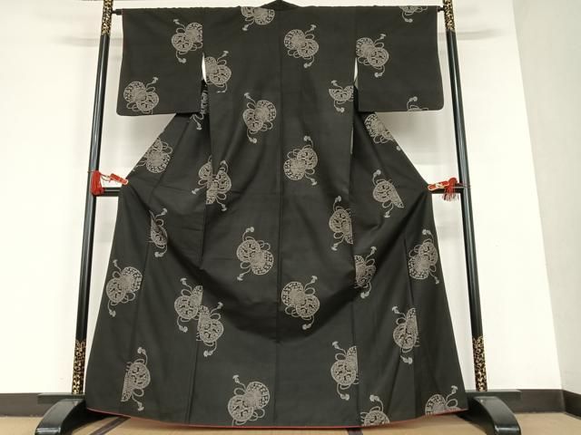 平和屋着物○本場大島紬 9マルキ 地空 花鼓文 黒地 正絹 逸品  