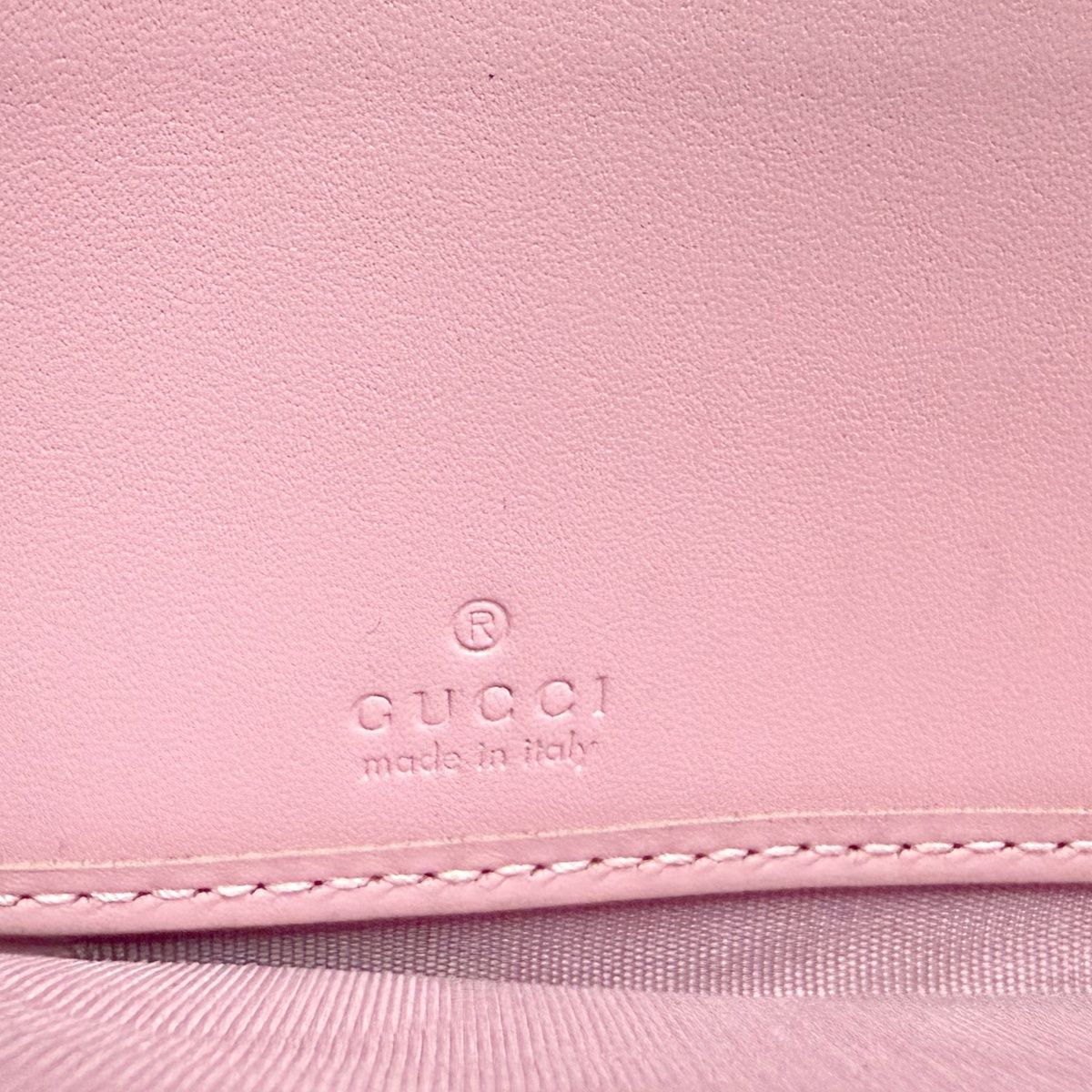 GUCCI GGスプリーム ストロベリープリント ジップアラウンドウォレット  