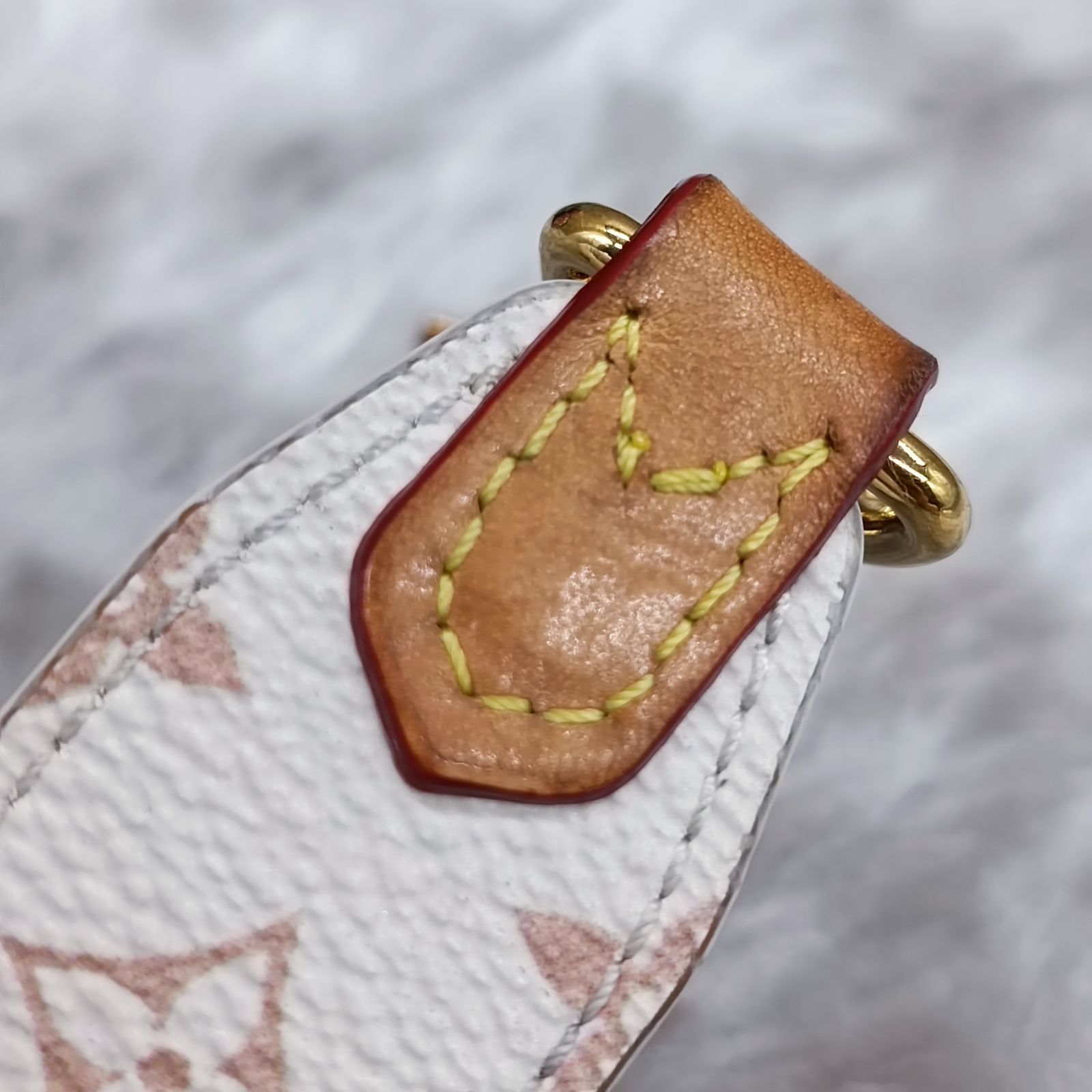 LOUISVUITTON 》 ルイヴィトン キーホルダー LVチェリシュド M01726