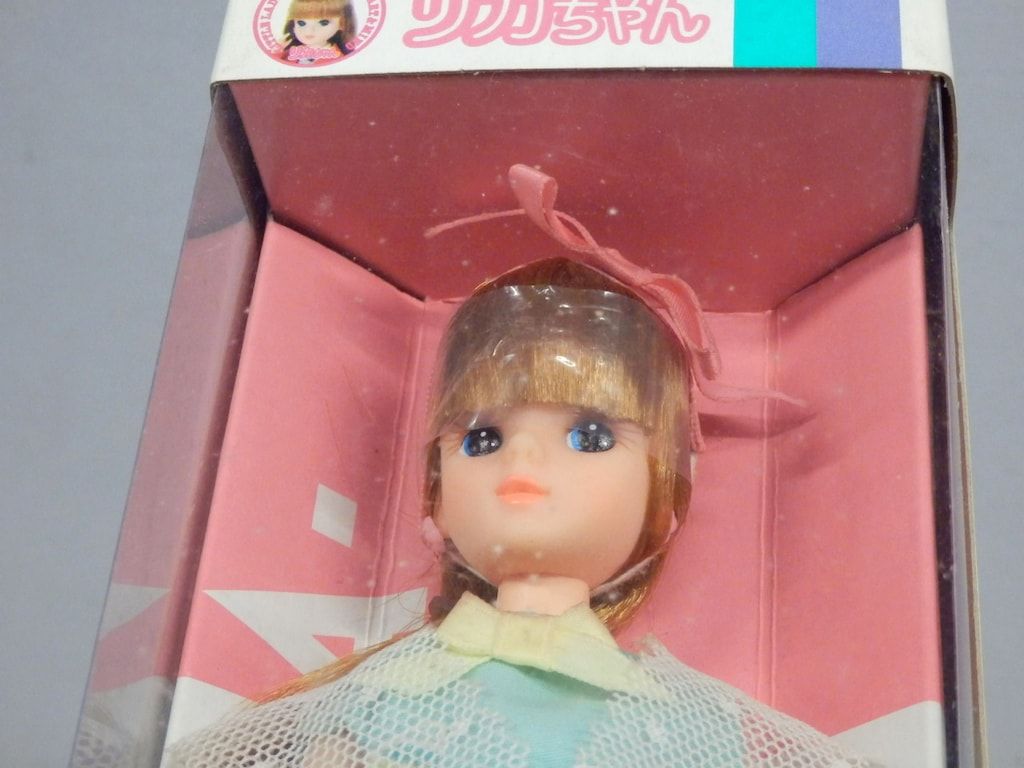 くりちゃん タカラ 3代目リカちゃん 後期 フェミニンドレス アイス柄 水色