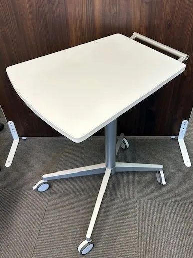 サイドテーブル