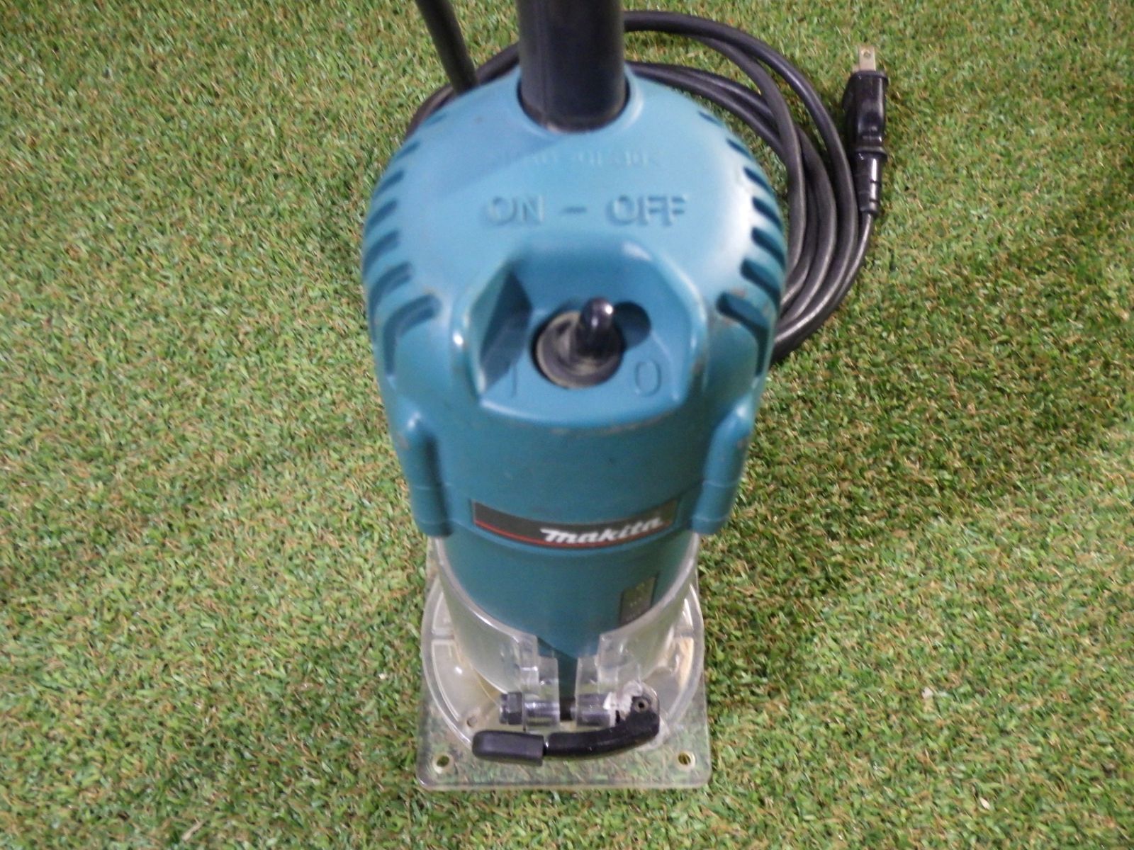 マキタ トリマ 3707F 電動工具 切削 木材 面取り加工 溝掘り 動作 済 品