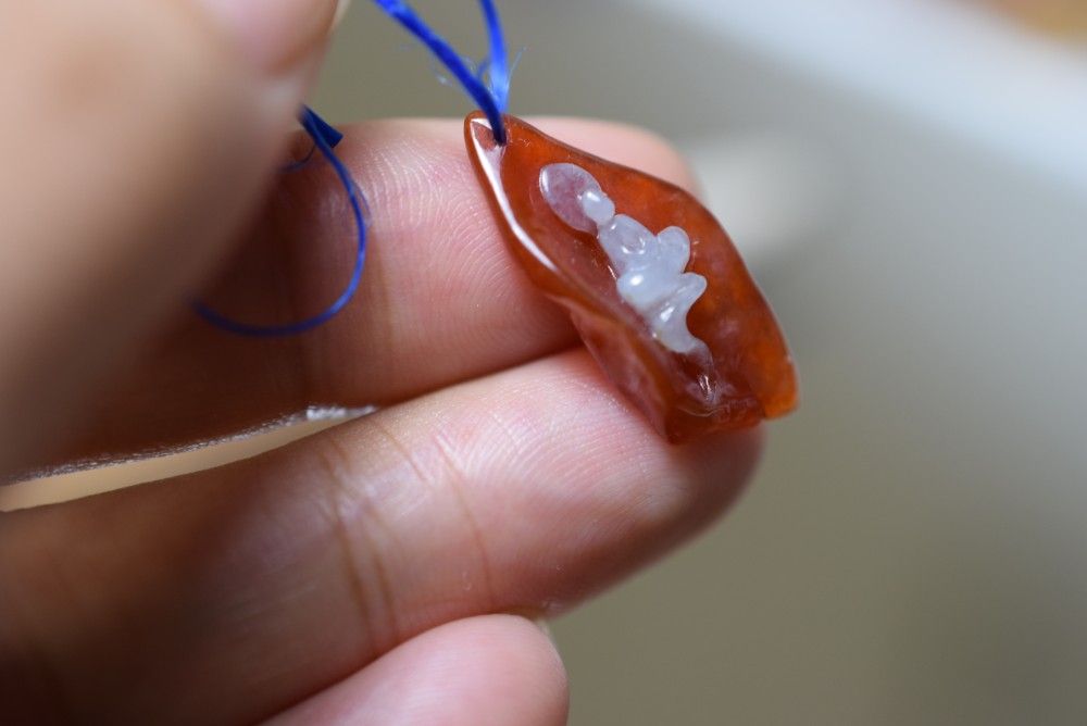 RS11-224 手彫り 氷種 赤翡翠 仏祖 ミャンマー産 A貨 本翡翠 ルース 硬玉 ジェダイト