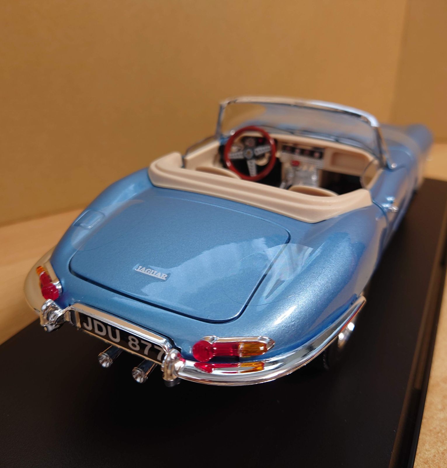 1/18 ジャガーEタイプ カブリオレ1961 ブルー JaguarE-type
