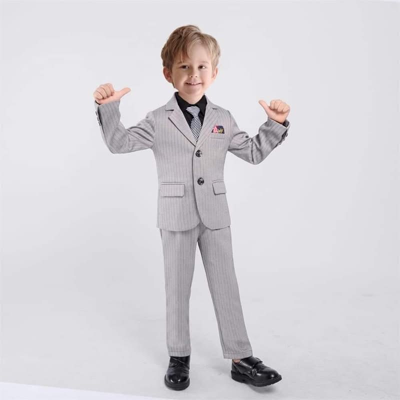 フォーマルスーツ グレー 160 7点セット 高品質 入学式 卒業式 男の子 キッズ フォーマルスーツ 7点セット グレー 卒業式 入学式 カッコいい ネクタイピン 裏地あり ウエストゴム 高品質 ボーイ スカーフ付き  ドクロブローチ付き 120 130 140 150 160