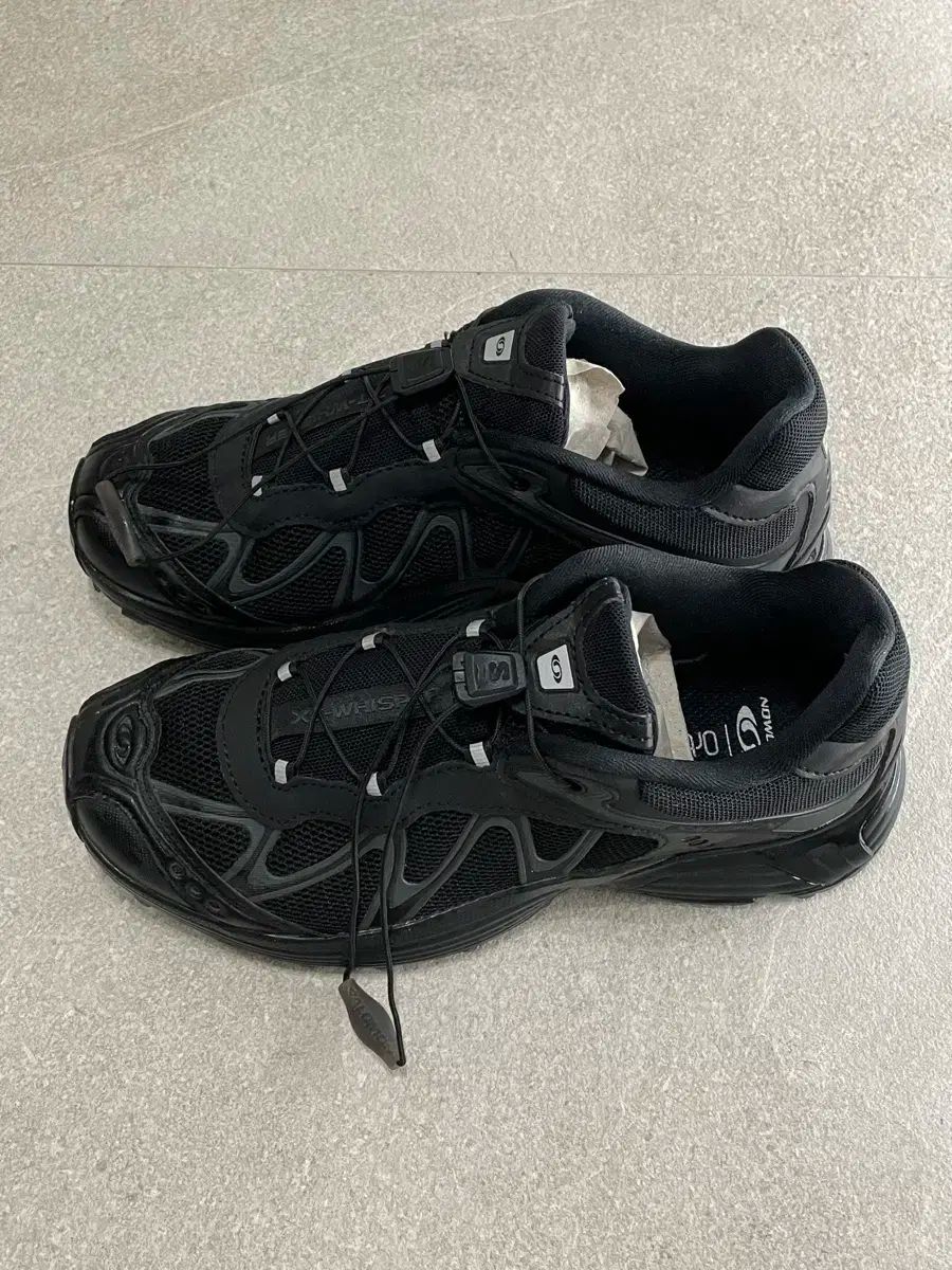 サロモン 実着 2 セッション 21 1万ウォン XT ー whisper ウィスパー 黒 230