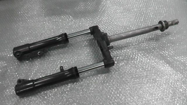 グランドアクシス100 SB06J の フロントフォークセット 1761101606
