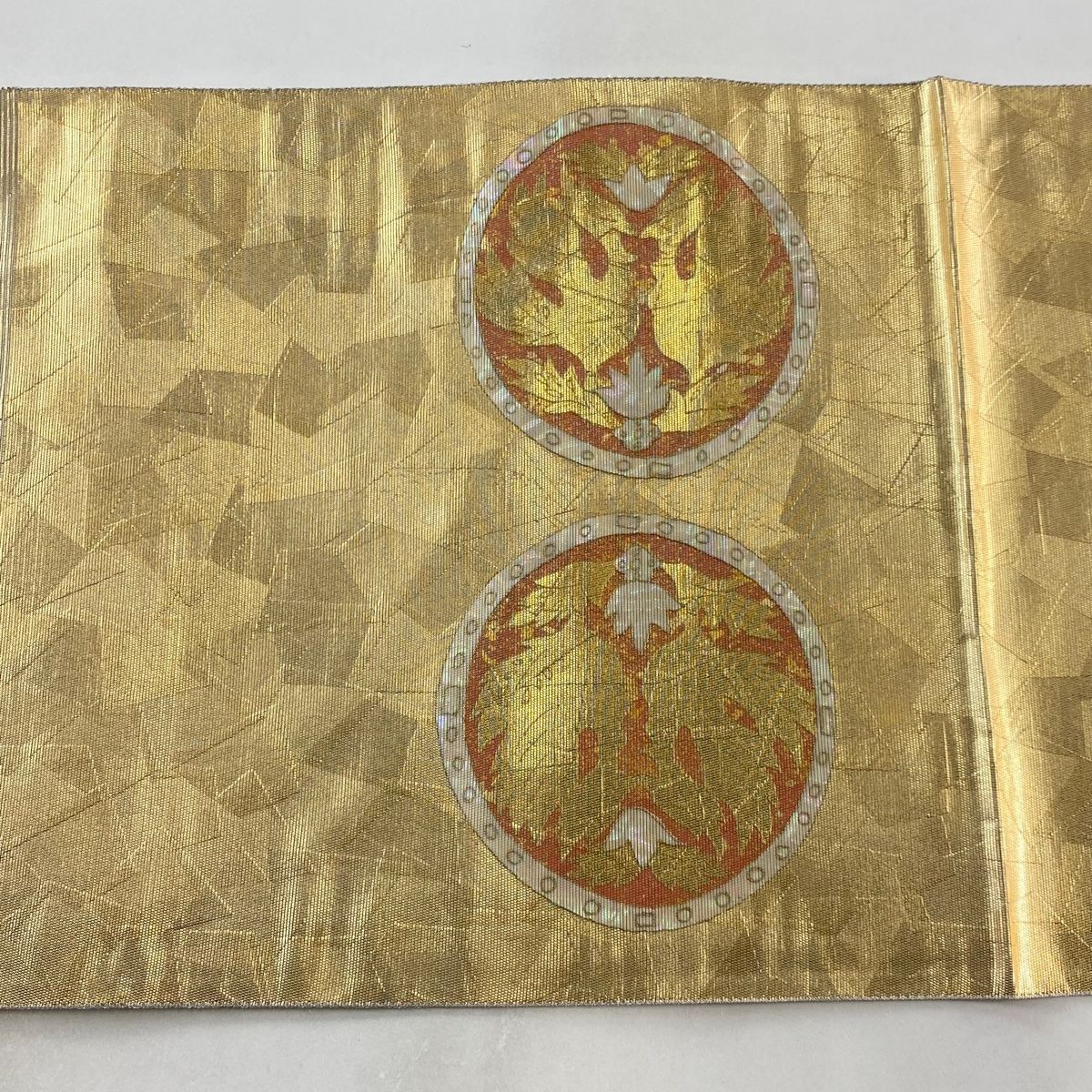 袋帯 秀品 向かい鳥 幾何学模様 箔 螺鈿 金色 お太鼓柄 正絹 【中古