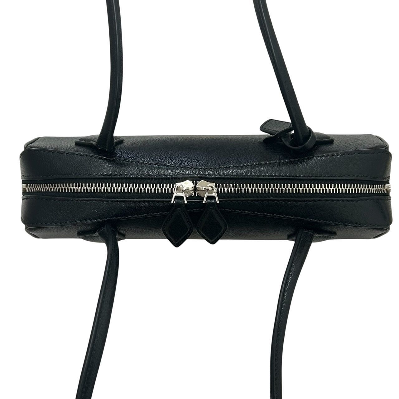 ALAIA LE TECKEL ゴート レザー スモール バッグ 2WAY ロゴ ALAÏA IVORY LE TECKEL SMALL BAG IN GOATSKIN |ALAÏA US