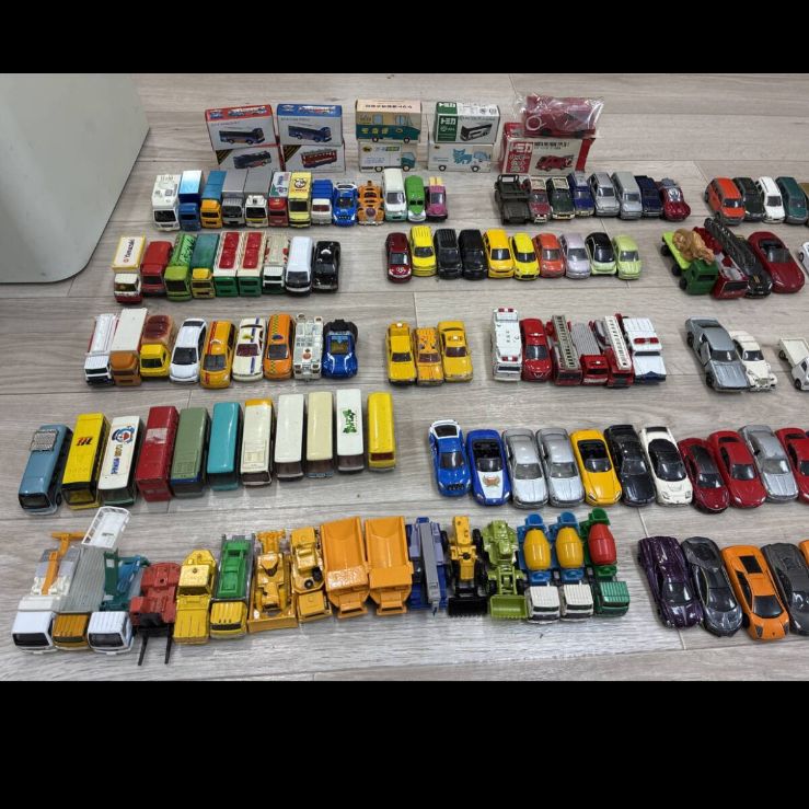 トミカ 約150台　まとめ売り トミカシリーズ 約150台セット Amazon.co.jp: トミカ 約150台 まとめ