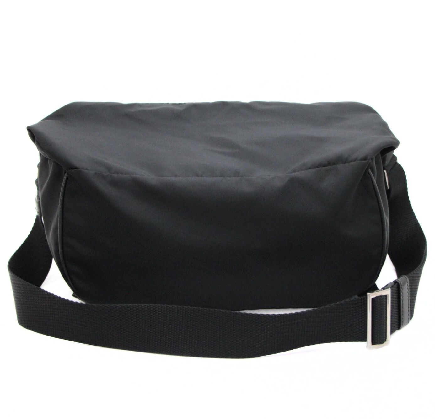 【美品】プラダ ナイロン 三角ロゴ ブラック サフィアーノ近年モデル 美品】プラダ ショルダーバッグ ナイロン サフィアーノ 三角ロゴ 近年