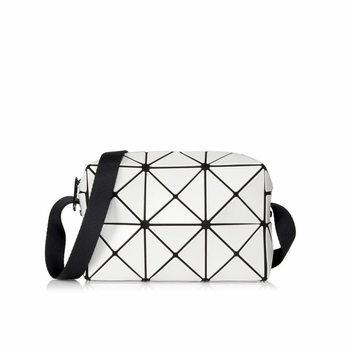 バオバオ イッセイミヤケ BAO BAO ISSEY MIYAKE【CUBOID / キューボイド 2×3】 ショルダーバッグ 全4色  BB43AG661 - メルカリ