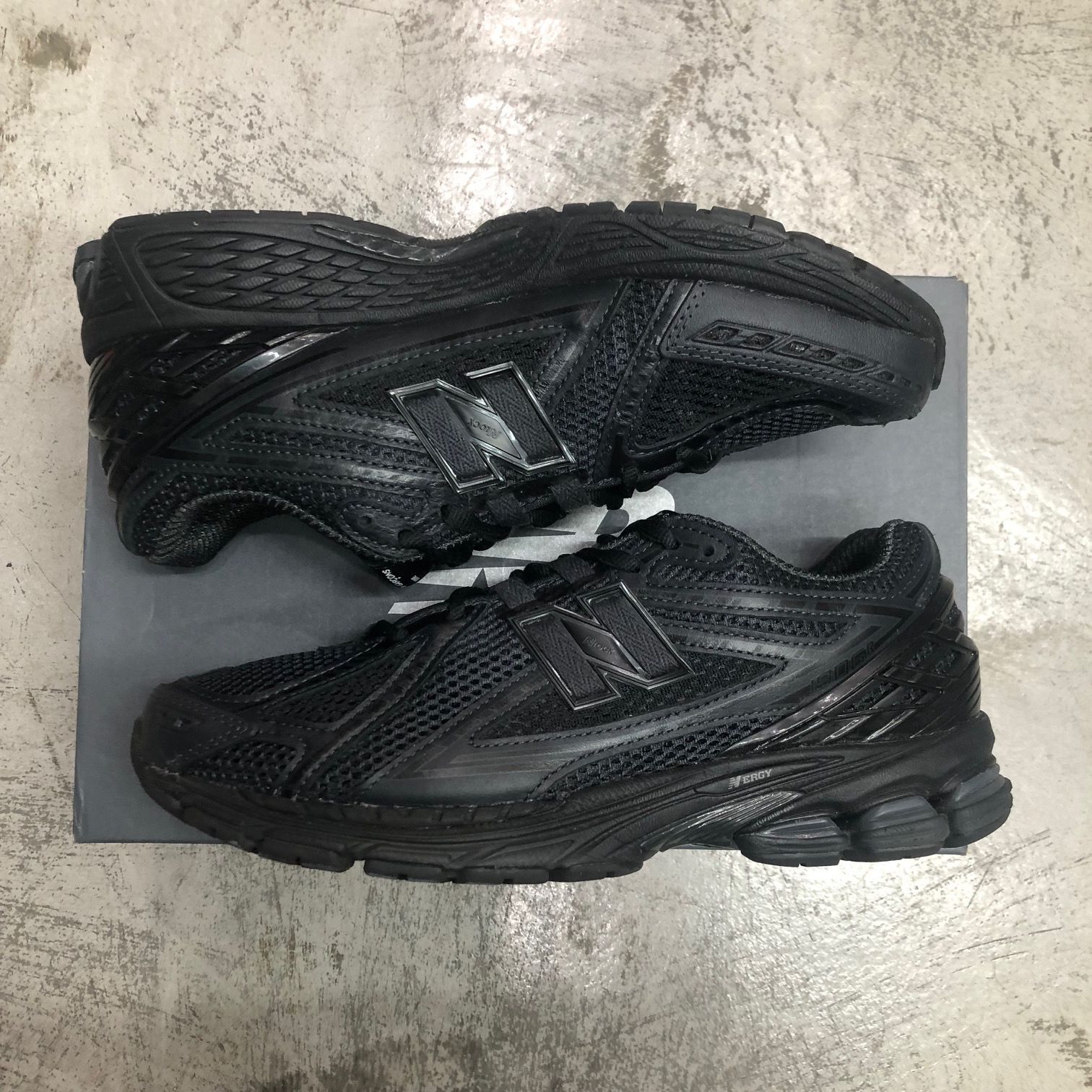 COMME DES GARÇONS HOMME × NEW BALANCE 1906R コラボ