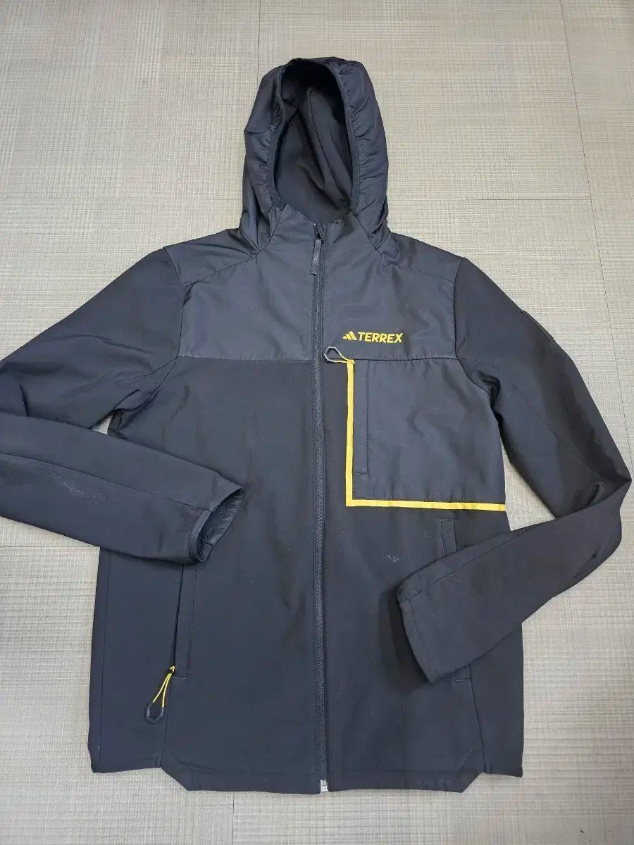 テレックス ナショナルジオグラフィック コラボ ソフトシェル フーディー ジップアップ