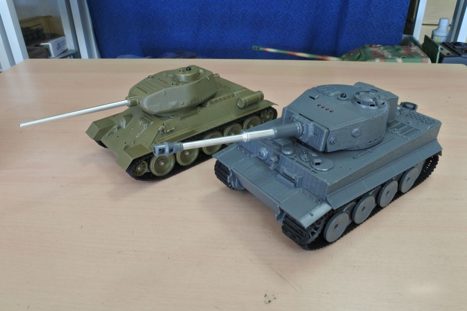 1/16戦車ラジコン ソ連KV-II ギガント ヘンロン3949-1 7.0基板 ホビー