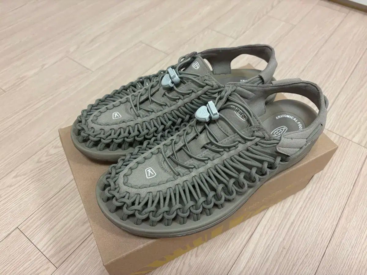 KEEN キーン ユニーク サンダル 275mm